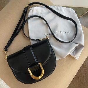 FREE BUNDLE ITEM // Charles & Keith Mini Gabine Saddle Bag